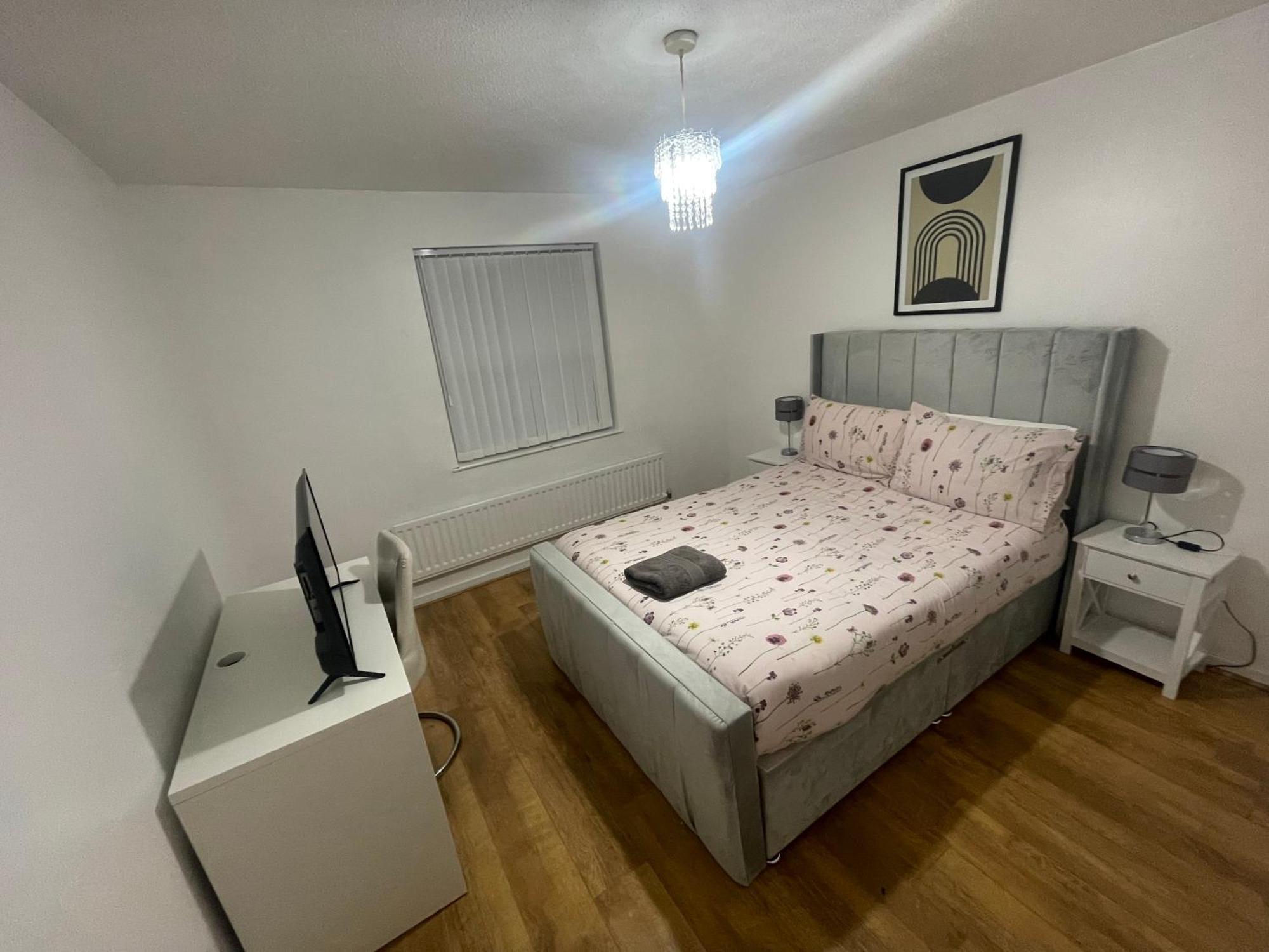 New! 4 Bedroom London House With Garden And Lawn Bagian luar foto